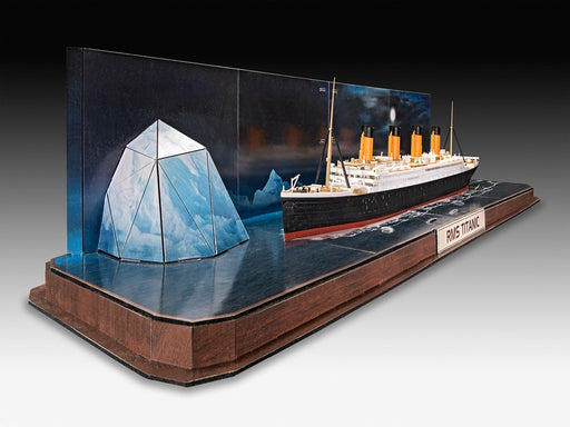Revell 5599  1/700 Titanic With 3D Puzzle Of Iceberg (8278304227565)