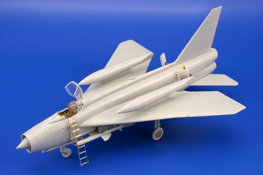 xTrumpeter 01634 1/72 BAC Lightning F.1A/F.2 (7540445380845)