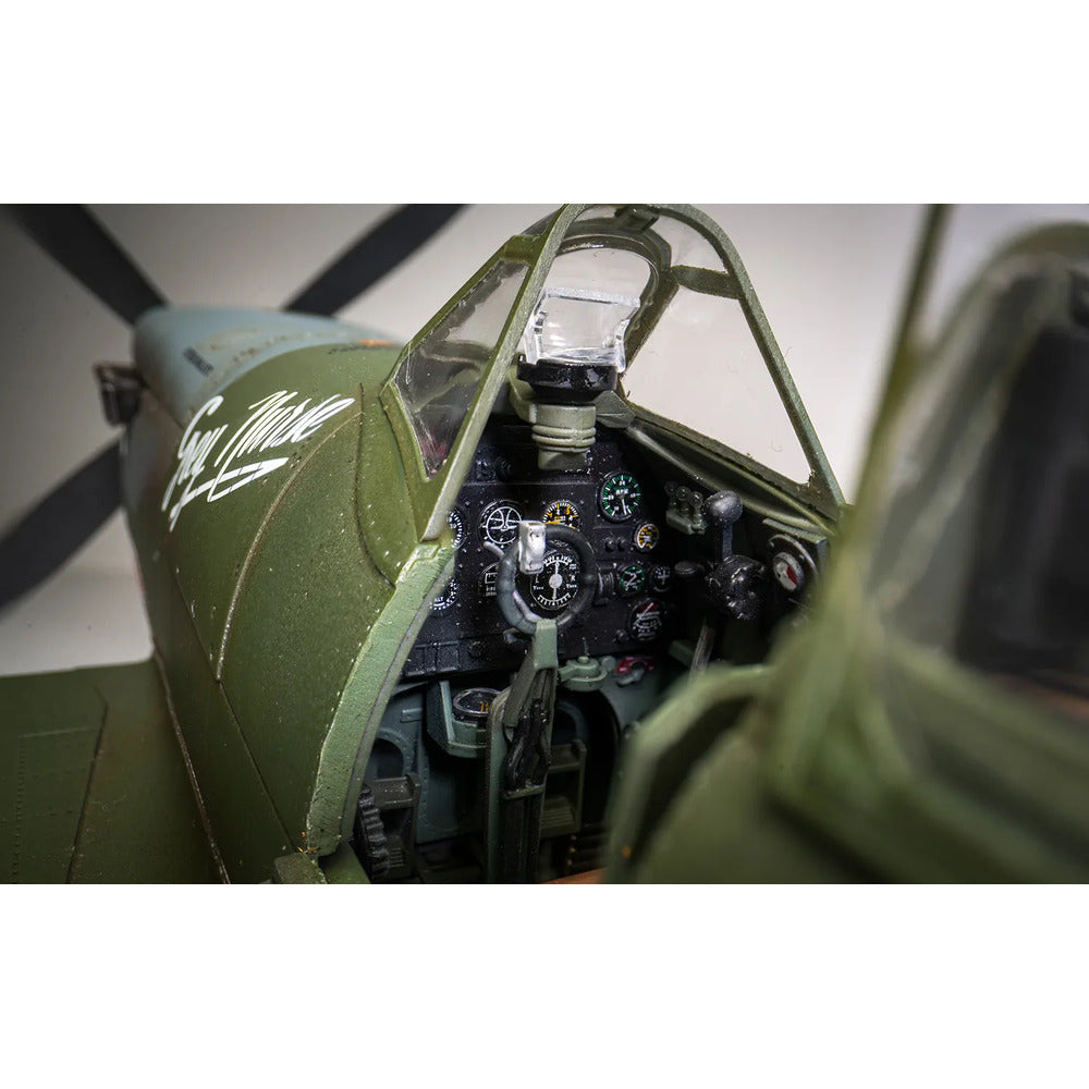 Spitfire Mk VIII Aircraft Kit 1/24 Scale - AIR217002