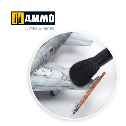 AMMO by Mig Jimenez A.MIG-8575 Dust Remover Brush 1 - 1 pc. (8170402873581)