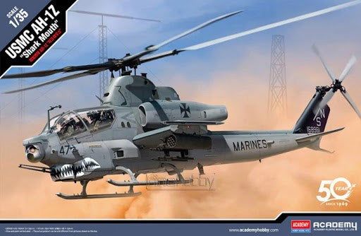 Academy 12127 1/35 USMC AH-1Z "SHARK MOUTH" (8157361733869)