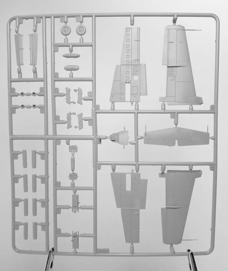 Arma Hobby AH70010 1/72 TS-11 Iskra bis DF Expert Set