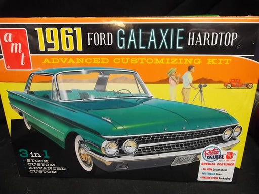 AMT 1430 1961 Ford Galaxie Hardtop (8666321158381)