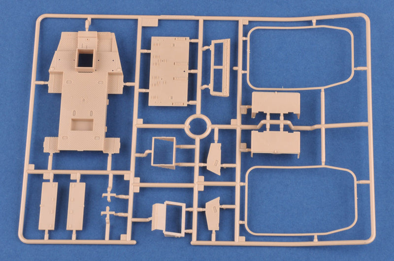 Hobby Boss 84537 1/35 M3A1 late version tow 122mm Howitzer M-30