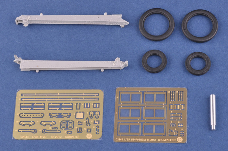 Hobby Boss 84537 1/35 M3A1 late version tow 122mm Howitzer M-30