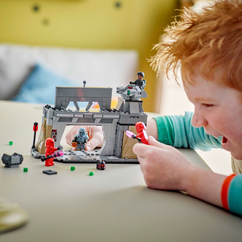 LEGO Star Wars Paz Vizsla and Moff Gideon Battle 75386