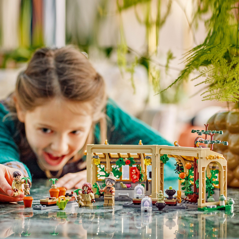 LEGO Harry Potter TM Hogwartsâ„¢ Castle: Herbology Class 76445 (9003635736813)