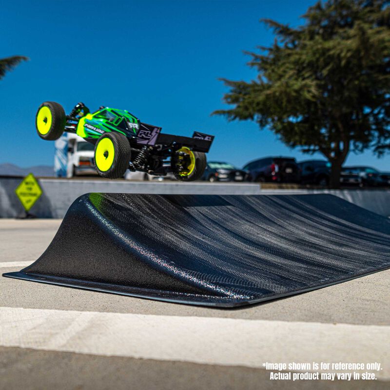 Proline Low Kicker Ramp, Jump size is suited to 1/36 to 1/10 RC Cars - PRO652301