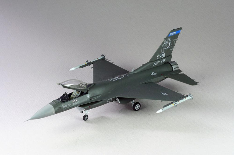 Tamiya 60786 1/72 F-16CJ Fighting Falcon