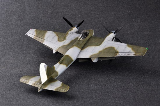 Trumpeter 02894 1/48 De Havilland Hornet F.3