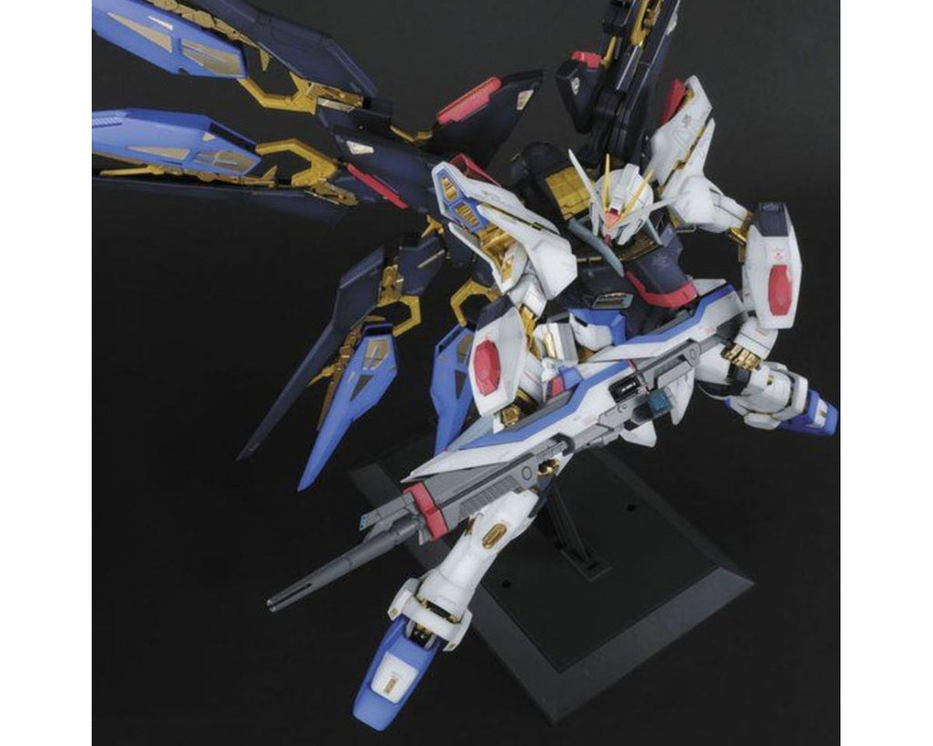 Bandai 1/60 PG Strike Freedom Gundam Gundam SEED Destiny - BAS2251374