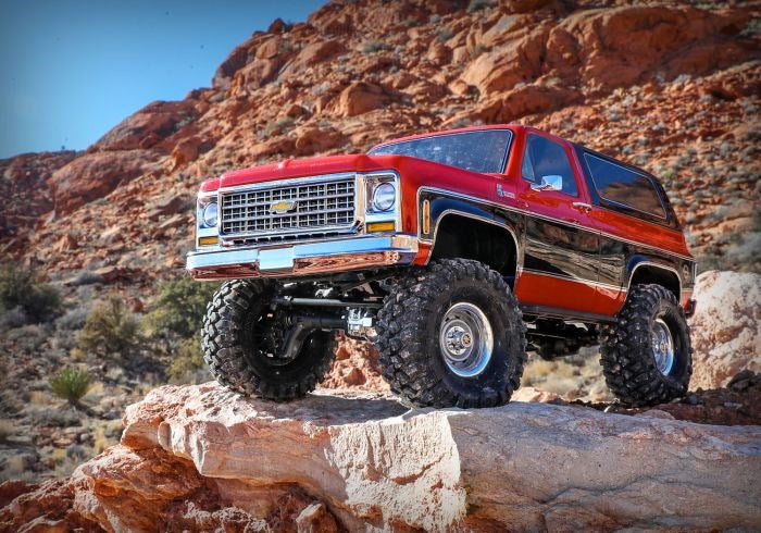 Traxxas 82076-4 TRX-4 Scale and Trail Crawler with 1979 Chevrolet Blazer Body