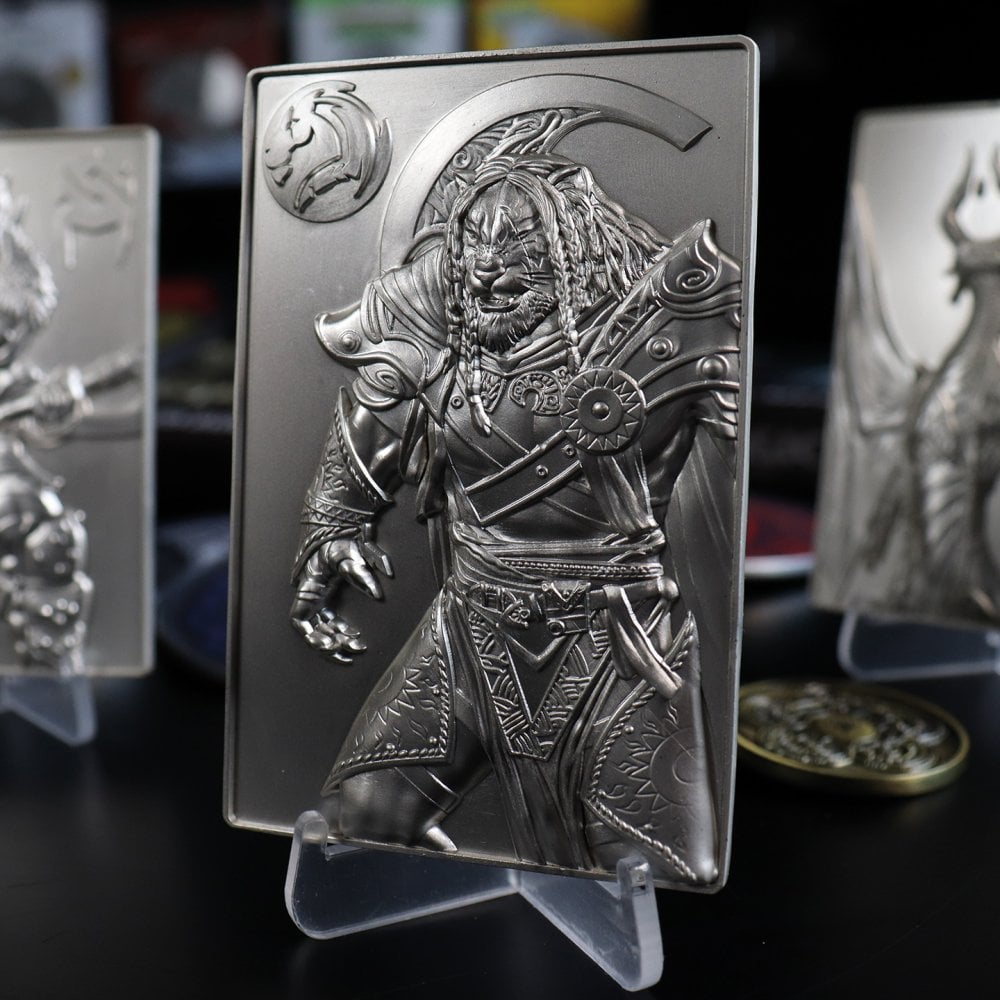 Hasbro Magic the Gathering Limited Edition Silver Plated Ajani Goldmane Collectible Figure (2)