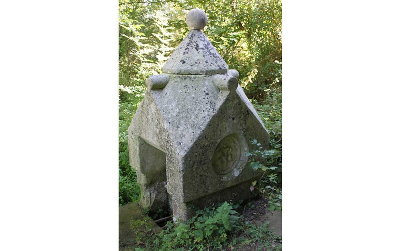 Hornby R7298 Village Pump (NEW)